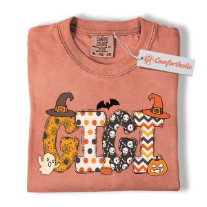 Gigi Halloween Shirt, Cute Ghost and Pumpkin T-Shirt, Spooky Witch Hat Graphic Tee, Fall Gift for Grandma, Halloween Comfort Colors Shirt