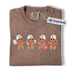 Gingerbread Nurse Christmas Shirt, Funny Medical Holiday T-Shirt, Cute Healthcare Worker Graphic Tee, Festive Gift for Nurses, Christmas Comfort Colors Shirt