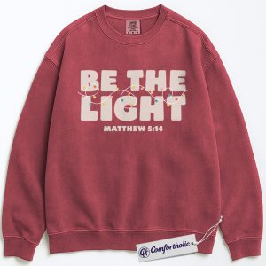 Be The Light Sweatshirt, Christian Christmas Crewneck, Matthew 5:14 Bible Verse Graphic Pullover, Faith-Based Holiday Gift for Believers, Christmas Comfort Colors Sweatshirt