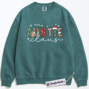 Auntie Claus Sweatshirt, Christmas Aunt Pullover, Santa Themed Graphic Crewneck, Festive Gift for Aunt, Family Comfort Colors Sweatshirt
