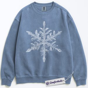 Snowflake Christmas Sweatshirt, Minimalist Winter Pullover, Elegant Frost Crystal Graphic Crewneck, Aesthetic Holiday Outfit for Women, Christmas Comfort Colors Sweatshirt