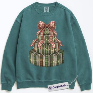Book Christmas Tree Sweatshirt, Cozy Book Lover Holiday Pullover, Festive Bookish Graphic Sweatshirt, Gift for Readers and Librarians, Christmas Comfort Colors Sweatshirt