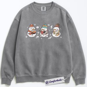 Alternative view of Fourth Wing Christmas Sweatshirt, Iron Flame Book Lover Pullover, Fantasy Dragon Reading Graphic Sweatshirt, Cute Bookish Holiday Gift for Readers, Christmas Comfort Colors Sweatshirt