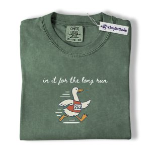 Marathon Goose Shirt, Funny Running Goose Graphic Tee, 26.2 Runner T-Shirt, Marathon Gift for Runners & Running Club Fans, Comfort Colors Shirt