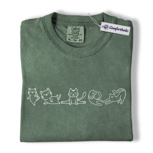 Yoga Cat Shirt, Cat Yoga Graphic Tee, Mindfulness Cute Animal T-Shirt, Minimalist Yoga Gift for Cat and Yoga Lovers, Comfort Colors Shirt