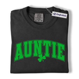 Auntie Shamrock Shirt, St Patrick’s Day Graphic Tee, Irish Aunt Gift T-Shirt, Cute Lucky Clover Gift for Aunt, Comfort Colors Shirt