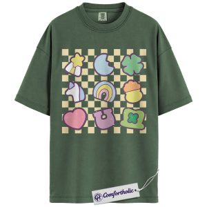 St Patricks Day Shirt, Retro Lucky Symbols Checkerboard Graphic Tee, Cute Irish Clover Rainbow Horseshoe T-Shirt for Women, St Patrick’s Day Parade Party Gift, Comfort Colors Shirt