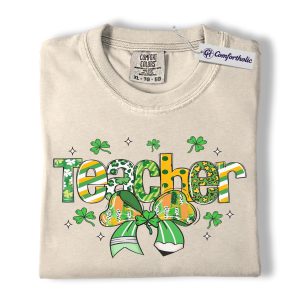 St Patrick’s Day Teacher Shirt, Lucky Shamrock Bow Graphic Tee, Classroom Teacher T-Shirt, St Patty’s Day Gift for Teachers, Comfort Colors Shirt